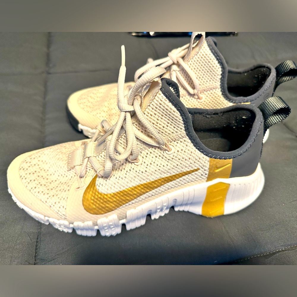Nike Metcon women’s athletic sneaker-Size 10